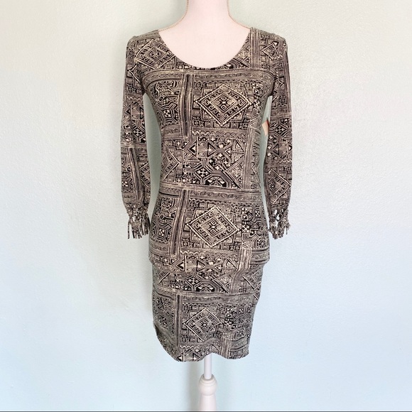 Billabong Dresses & Skirts - NWT Billabong  Black & White Patterned Dress sz S
